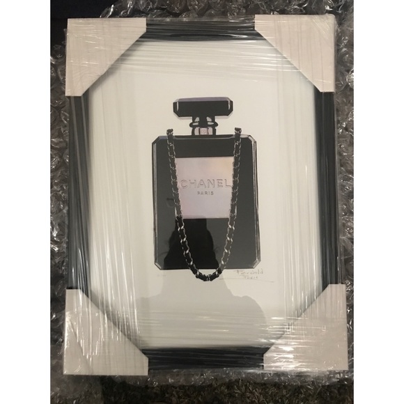 No. 5 Parfume Bottle on Chain